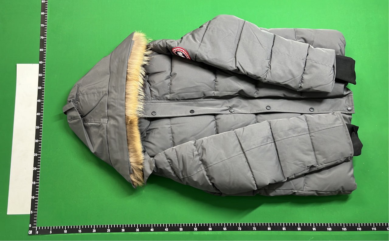 Canada Goose Women's Down Jacket with Fur Hood Winter Coat   -2