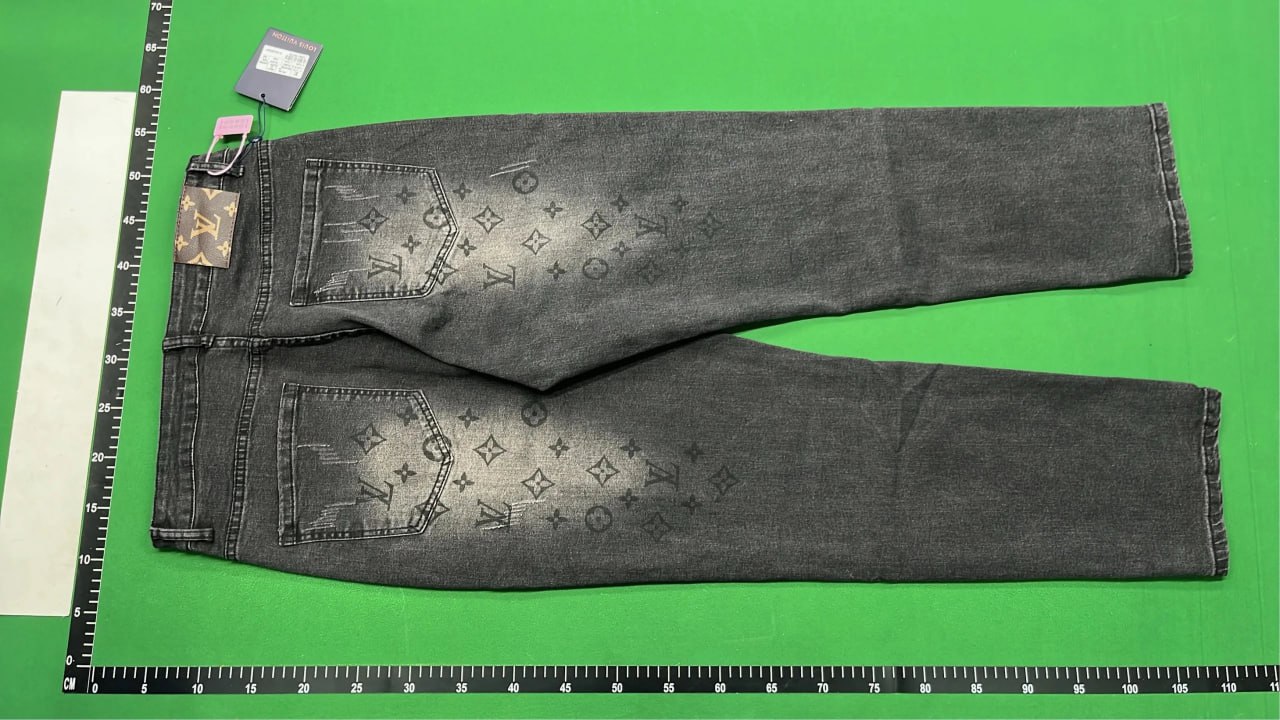 Louis Vuitton Jeans Pants  -4