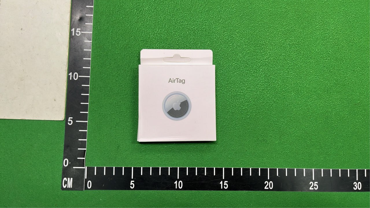  Apple AirTag - Compact Bluetooth Tracker for Key, Bag, and Luggage  -3