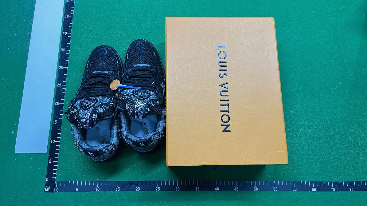    New Balance Men's Green and Silver Athletic Sneakers  (https://weidian.com/item.html?itemID=) #NewBalance #Shoes   -2