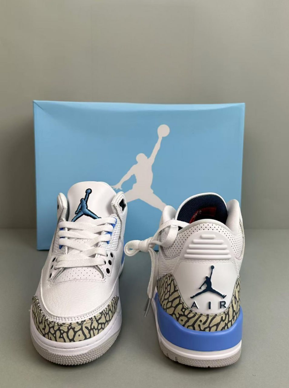  Air Jordan 3   -4